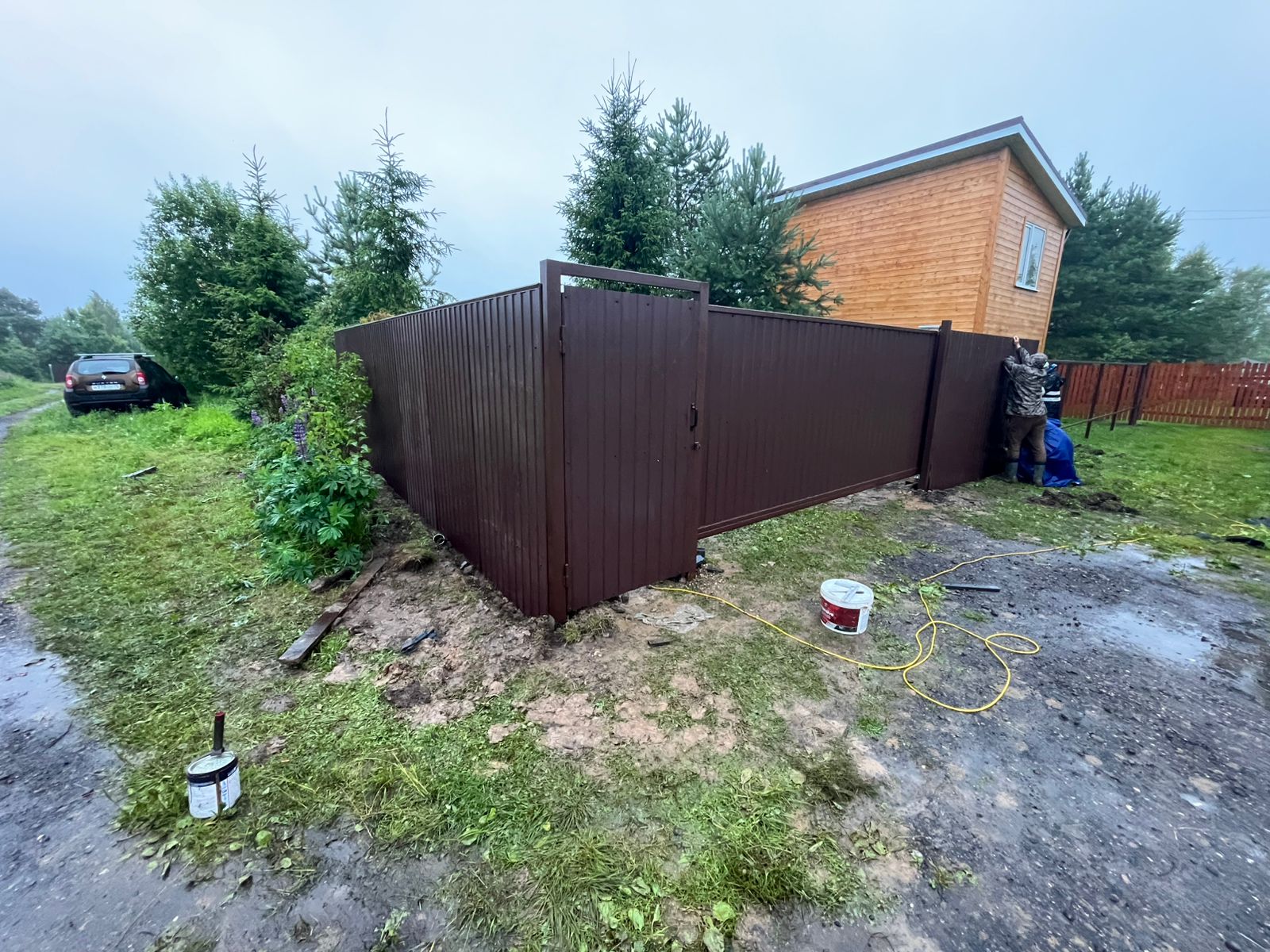 Монтаж забора из профнастила д. Чебаково