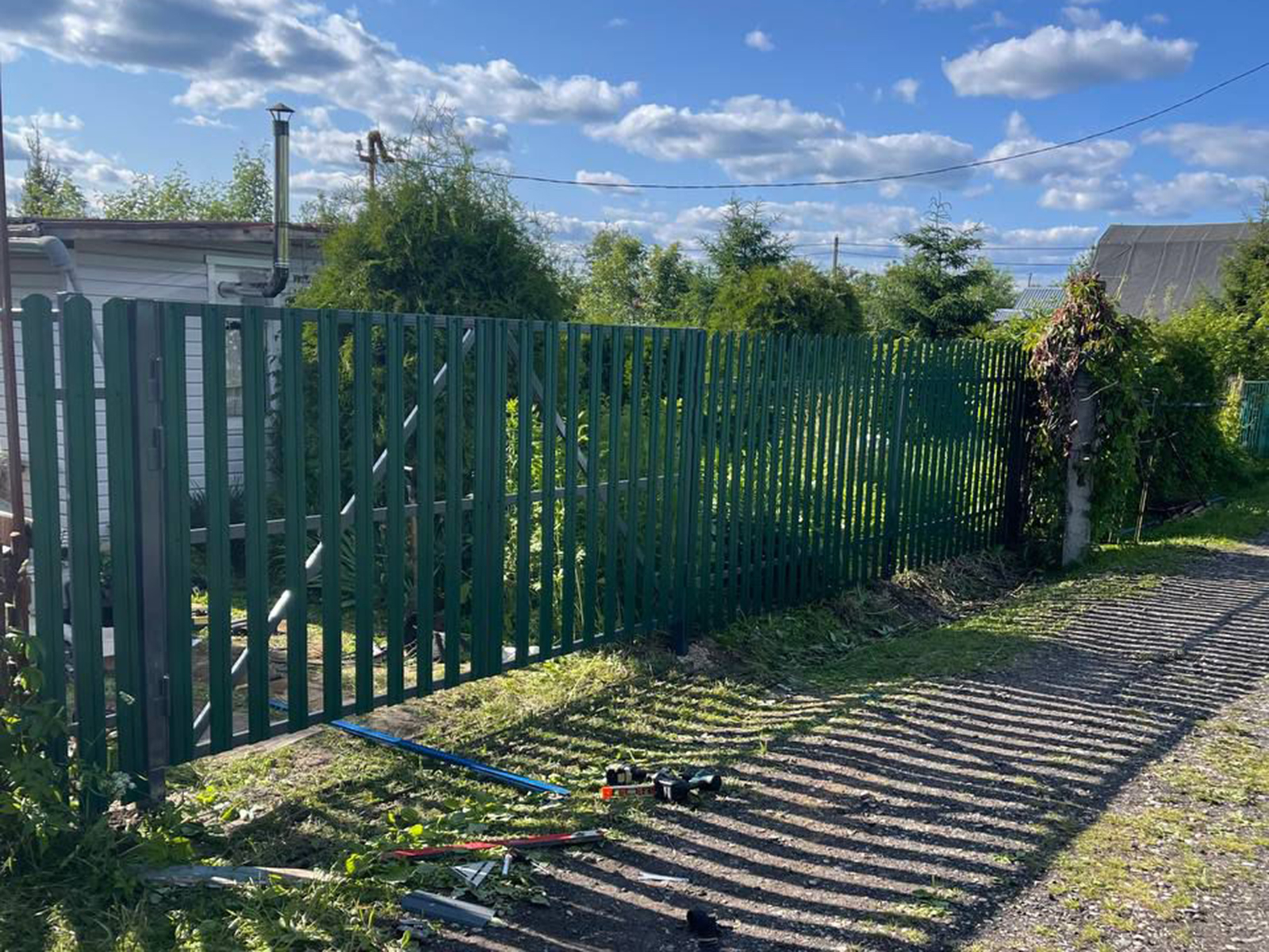 Монтаж забора из штакетника СНТ Дизелист